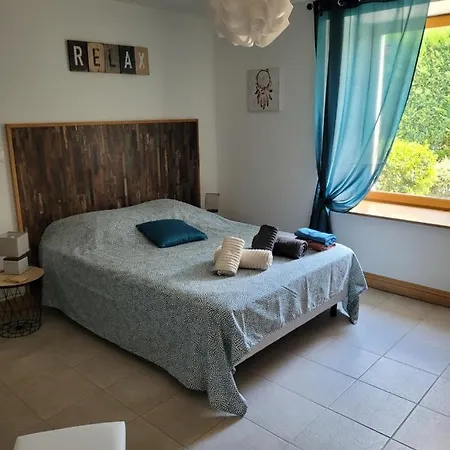 Dom wakacyjny La Vieille Grange Avec Piscine Et Jardin