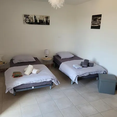 La Vieille Grange Avec Piscine Et Jardin * Previnquieres