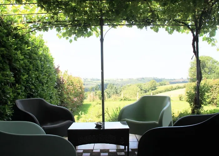 La Vieille Grange Avec Piscine Et Jardin Hébergement de vacances Previnquieres