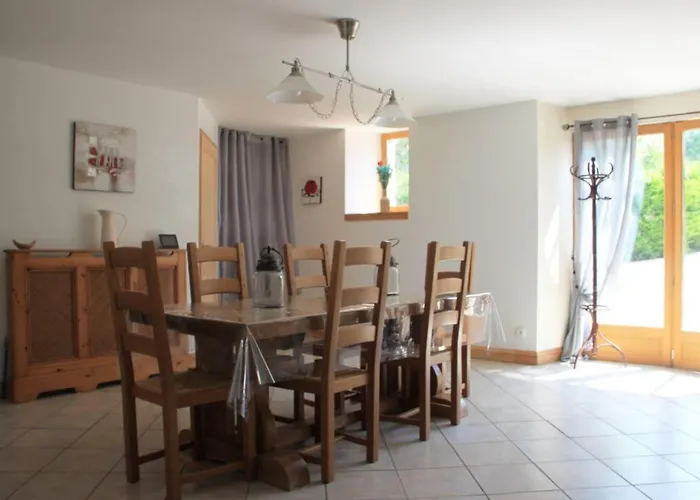 La Vieille Grange Avec Piscine Et Jardin Hébergement de vacances