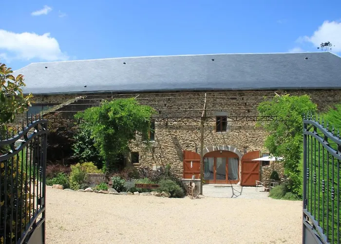 La Vieille Grange Avec Piscine Et Jardin Hébergement de vacances *