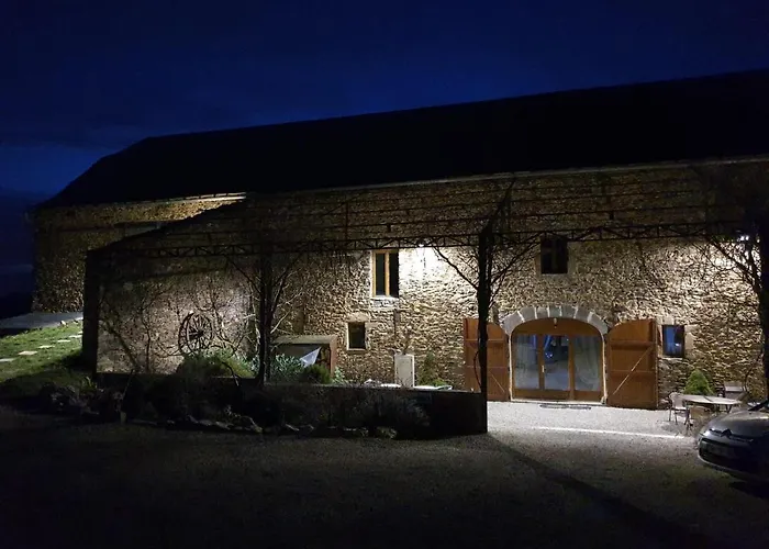 La Vieille Grange Avec Piscine Et Jardin Hébergement de vacances Previnquieres