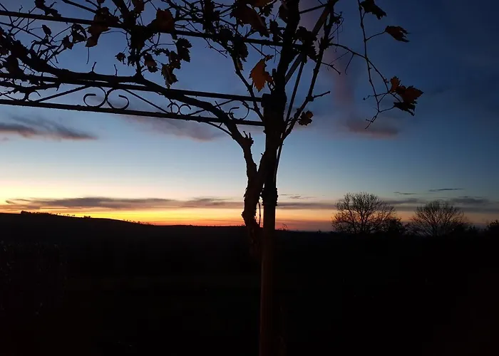 La Vieille Grange Avec Piscine Et Jardin Hébergement de vacances Previnquieres
