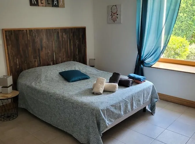 Hébergement de vacances La Vieille Grange Avec Piscine Et Jardin